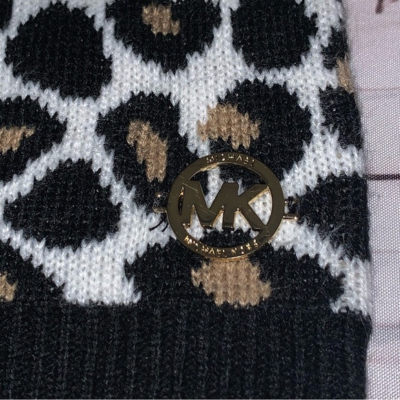 Michael Kors Leopard Cheetah Print Beanie Knitted Hat NWOT - Picture 2 of 9